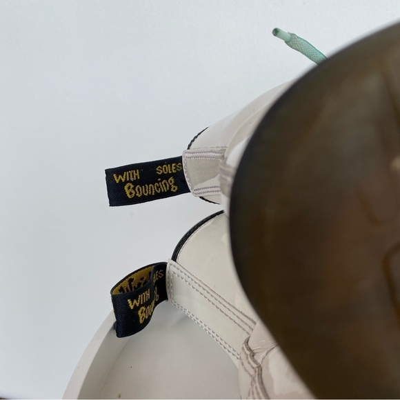 DR. MARTENS Patent Leather white combat boots Womens size 8 - Picture 9 of 12